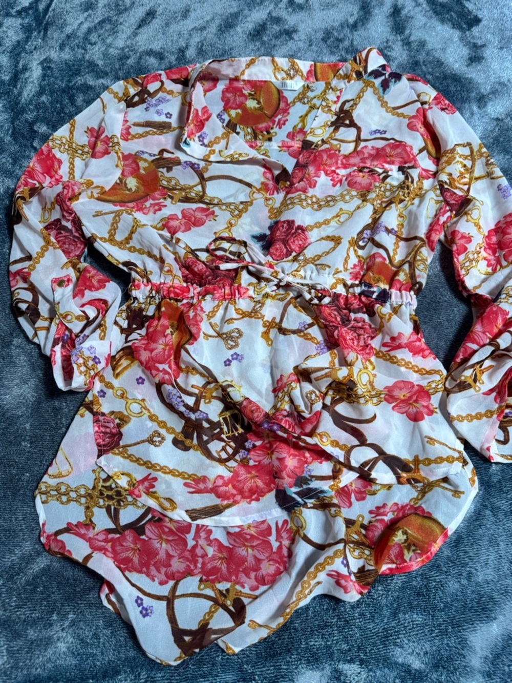 Kaktus White Blouse with Gold Chain and Pink Floral Print